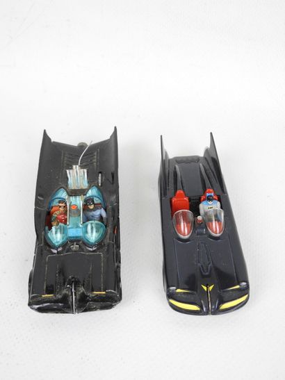 CORGI TOYS : Deux Batmobiles dont BMBV1 1960...