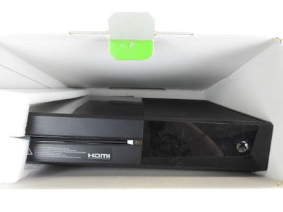 XBOX : Console Xbox One (sans manette) et...