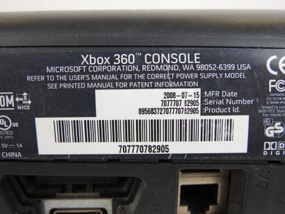 XBOX : 2 consoles XboX 360 noires 2011 et...
