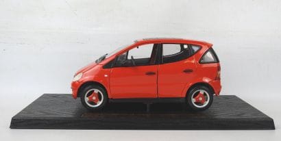 MAISTO Mercedes class A 1997, rouge, 1ére...