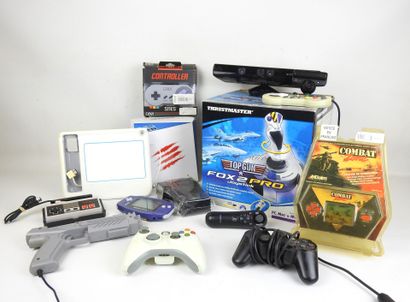 JEUX VIDEOS : Lot divers avec JoyStick Fox...