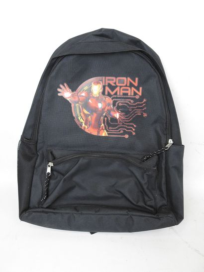 LOT comprenant un sac à dos Iron Man noir,...