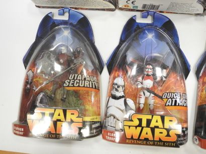 STAR WARS : 18 figurines de collection représentant...