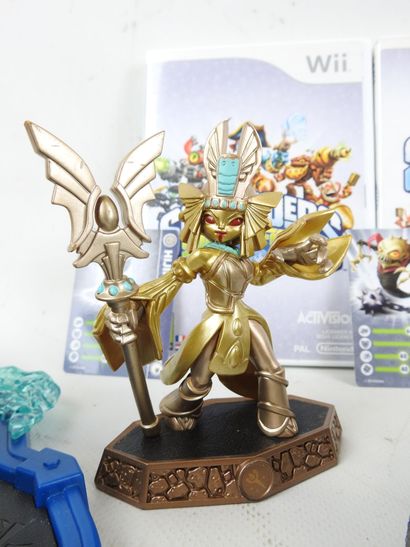 SKYLANDERS : Environ 20 sachets formant lot...