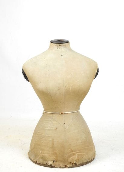 BUSTE de mannequin. Taille 44. H. 64 cm....