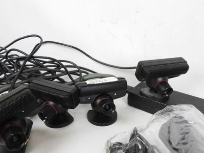 PLAYSTATION : 4 cameras Eye Toy et 10 caméras...