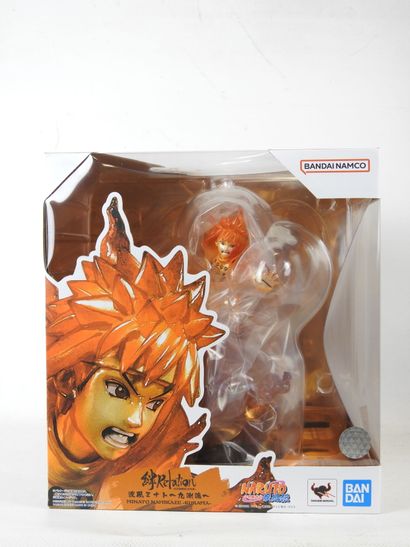 FIGUARTS ZERO : 3 figurines de collection...
