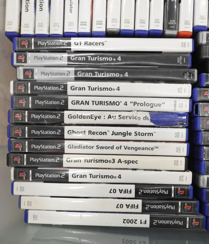 PLAYSTATION 2 : Environ 200 jeux vidéos dont...