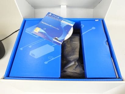 PLAYSTATION 4 : Casque de réalité virtuelle...