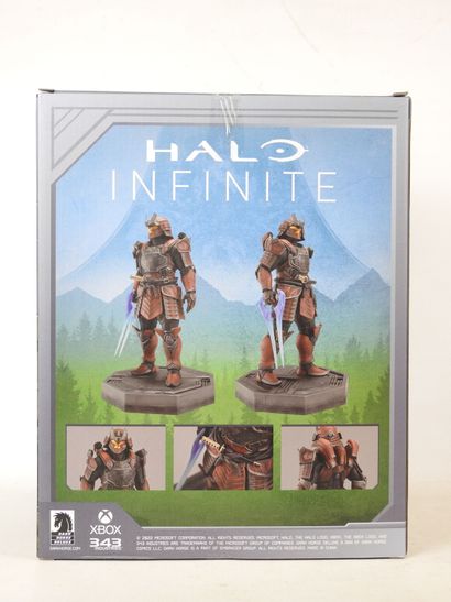 JEUX VIDEOS : 2 figurines de collection :
-...