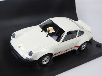 MACADAM Porsche Carrera, blanc. 1/20 Réf...