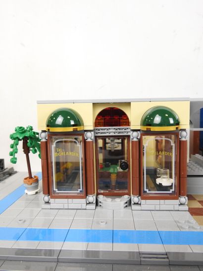 LEGO : Maquette représentant une rue avec...