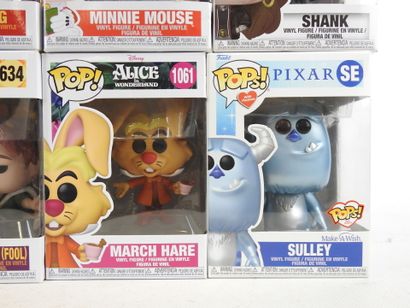 FUNKO POP : 12 figurines de collection DISNEY...