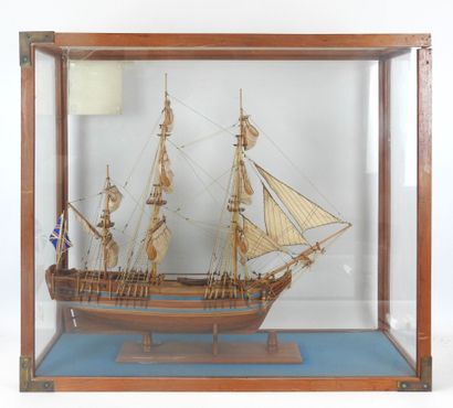 MAQUETTE de bateau en bois 