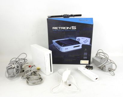 WII : Console blanche avec manette, nonchuk,...