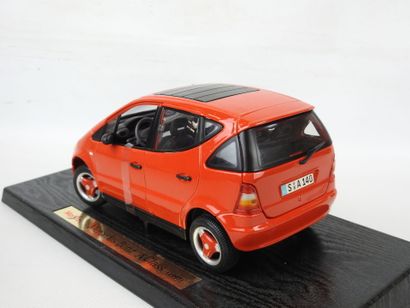 MAISTO Mercedes class A 1997, rouge, 2éme...