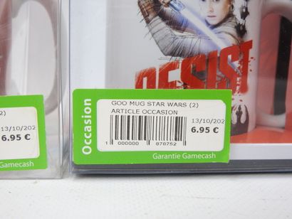 MUGS : 4 mugs de séries diverses dont STAR...