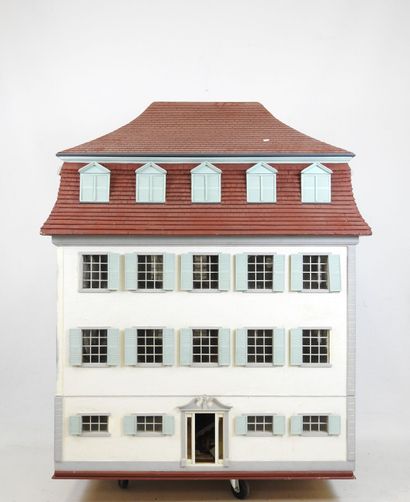 Importante MAISON DE POUPEE en bois peint...