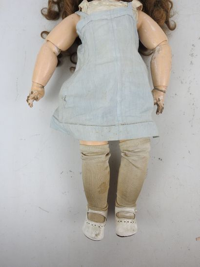 POUPEE avec tête porcelaine Jumeau, yeux...