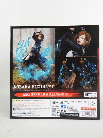 FIGUARTS ZERO : 2 figurines de collection...