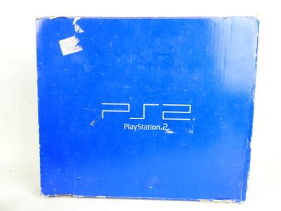 PLAYSTATION 2 : Lot comprenant 4 consoles...