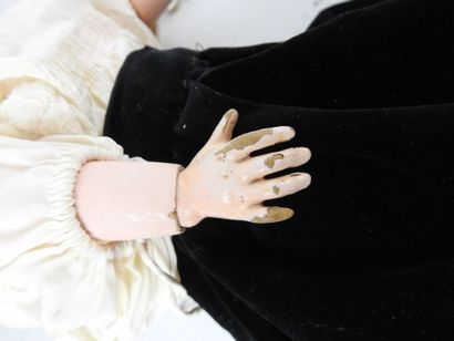 POUPEE tête en porcelaine, yeux dormeurs,...