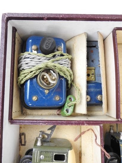 JEP : Coffret de trains avec une locomotive,...