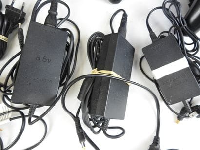 PLAYSTATION 2 : Lot comprenant 4 consoles...