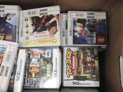 NINTENDO DS and 3DS: Around 200 video games,...