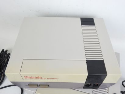 NINTENDO : Deux consoles Entertainement System....