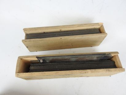VISIONNEUSE PHOTOGRAPHIQUE en bois. H. 37...