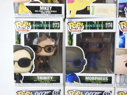 FUNKO POP : 12 figurines de collection de...
