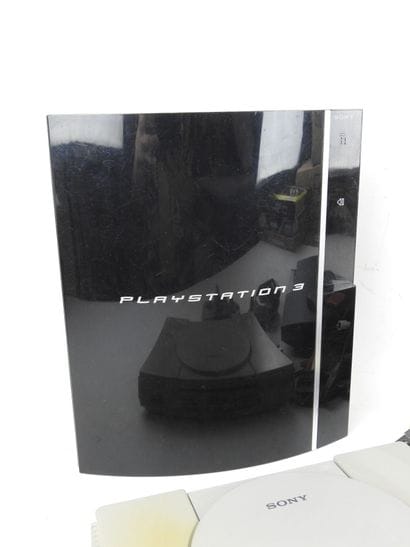 PLAYSTATION : 2 consoles PS3 et 1 console...
