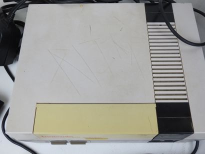 NINTENDO : Console Entertainement System...