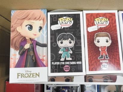 FUNKO POP : 18 figurines de collection de...