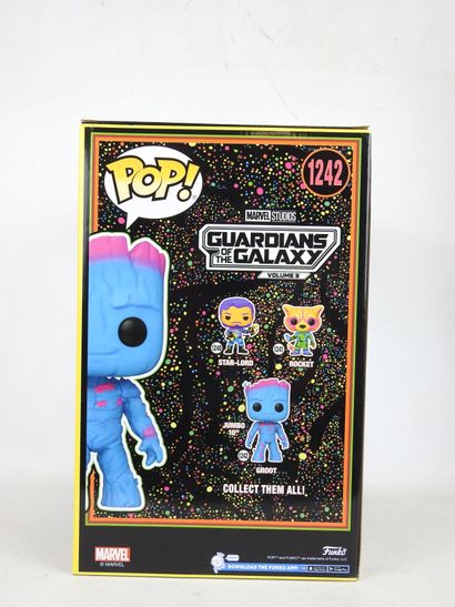 DISNEY - MARVEL : 3 figurines POP :
- Groot...