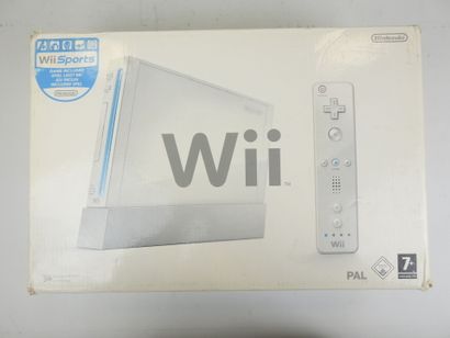 WII : Coffret avec console, manette, nunchuk,...