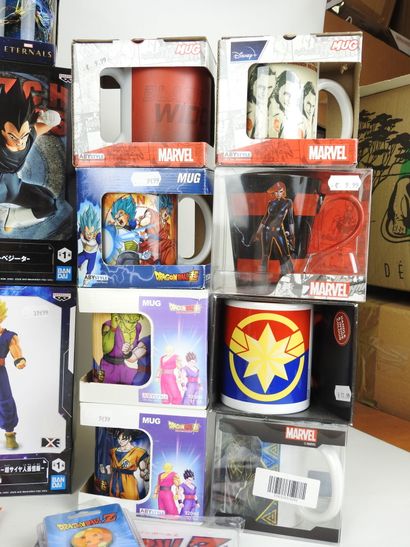 MARVEL - DRAGON BALL Z : Lot comprenant mugs,...