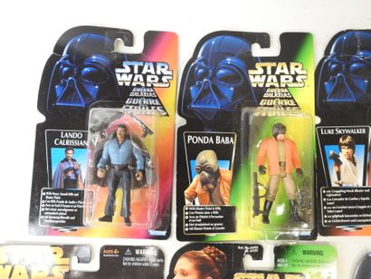STAR WARS : 8 figurines de collections représentant...