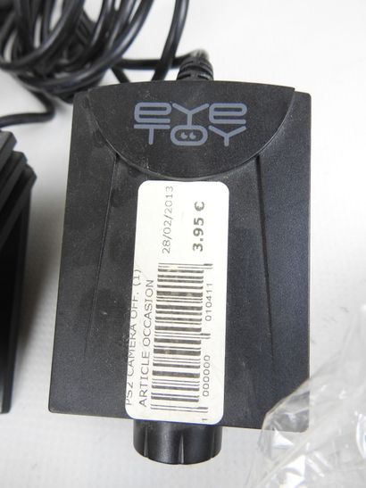 PLAYSTATION : 4 cameras Eye Toy et 10 caméras...