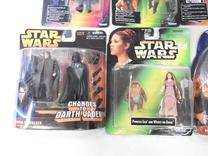 STAR WARS : 8 figurines de collections représentant...