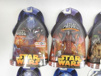 STAR WARS : 18 figurines de collection représentant...