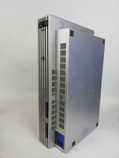 PLAYSTATION 2 : Lot comprenant 4 consoles...
