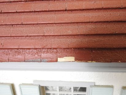 Importante MAISON DE POUPEE en bois peint...