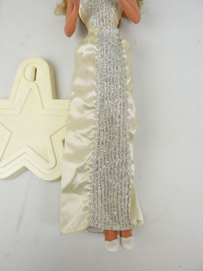 MATTEL - BARBIE : Grande Barbie Supersize....