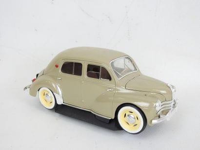 SOLIDO : C Renault grise. 1997 Echelle 1/18....
