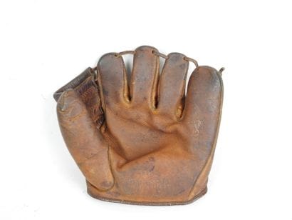 Leather BASEBALL GLOVE. Spalding brand. N°1161....