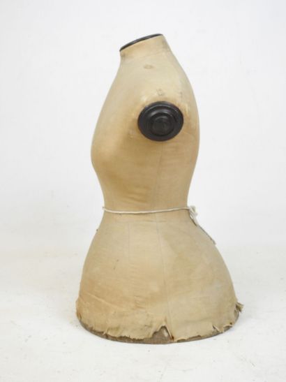 BUSTE de mannequin. Taille 44. H. 64 cm....