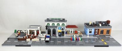 LEGO : Maquette représentant une rue avec...