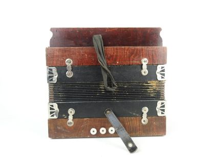 BANDONEON en bois et placage de palissandre....